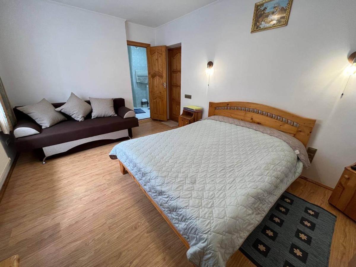 Oskolok Dovbusha Mini-Hotel Яремча Экстерьер фото