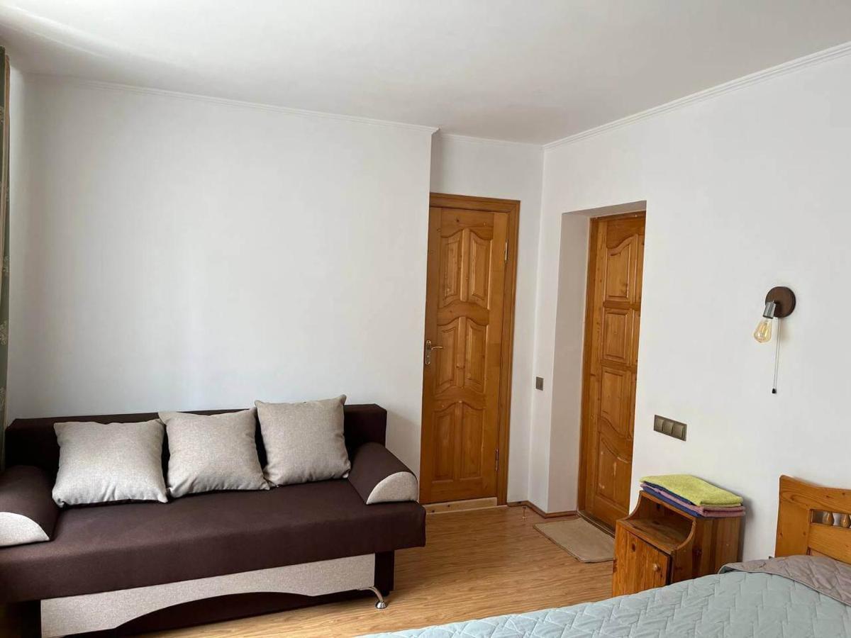 Oskolok Dovbusha Mini-Hotel Яремча Экстерьер фото
